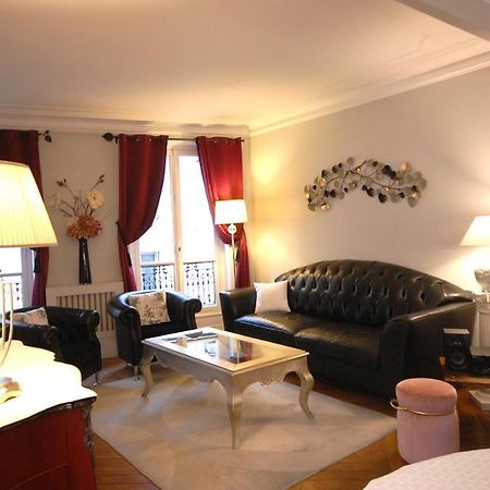Two-Bedroom Apartment Champs-Elysées Parigi Esterno foto