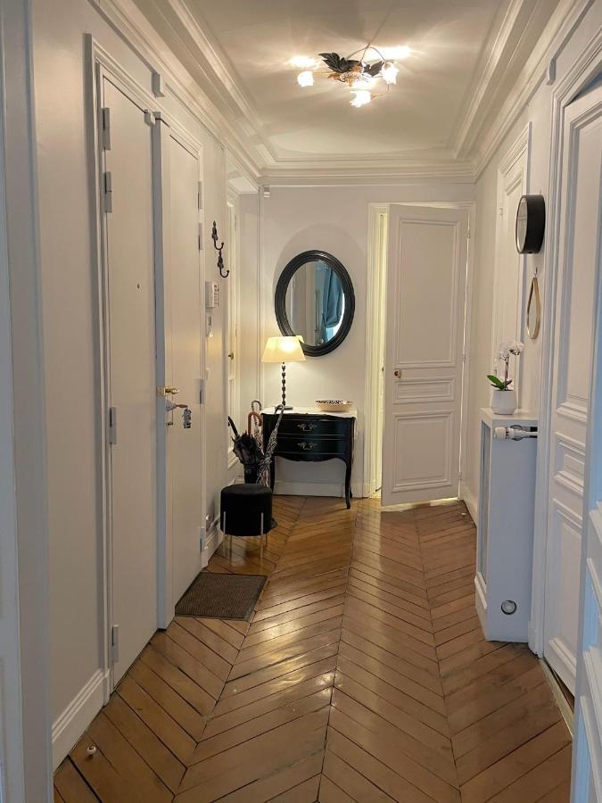 Two-Bedroom Apartment Champs-Elysées Parigi Esterno foto