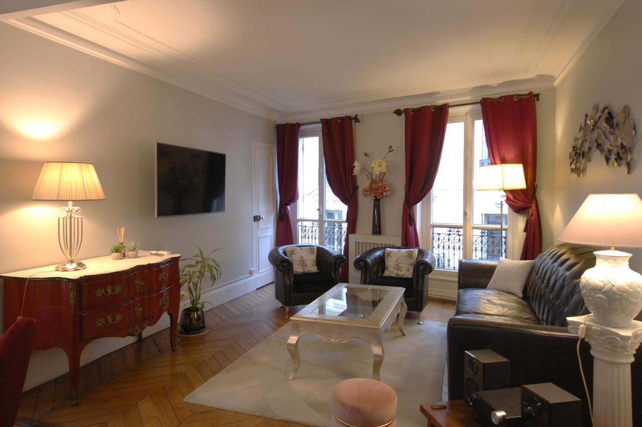 Two-Bedroom Apartment Champs-Elysées Parigi Esterno foto