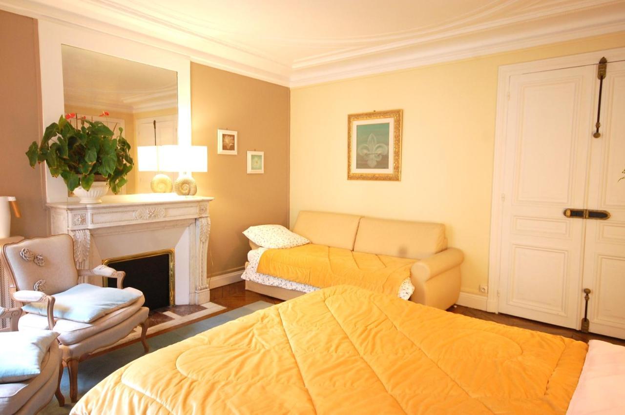 Two-Bedroom Apartment Champs-Elysées Parigi Esterno foto