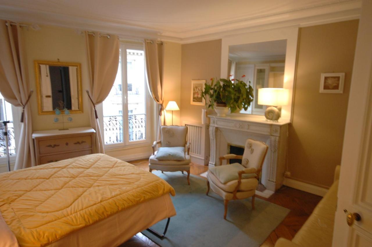 Two-Bedroom Apartment Champs-Elysées Parigi Esterno foto
