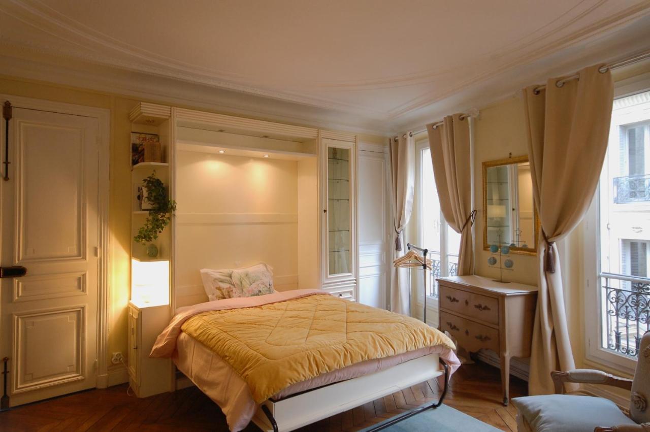 Two-Bedroom Apartment Champs-Elysées Parigi Esterno foto