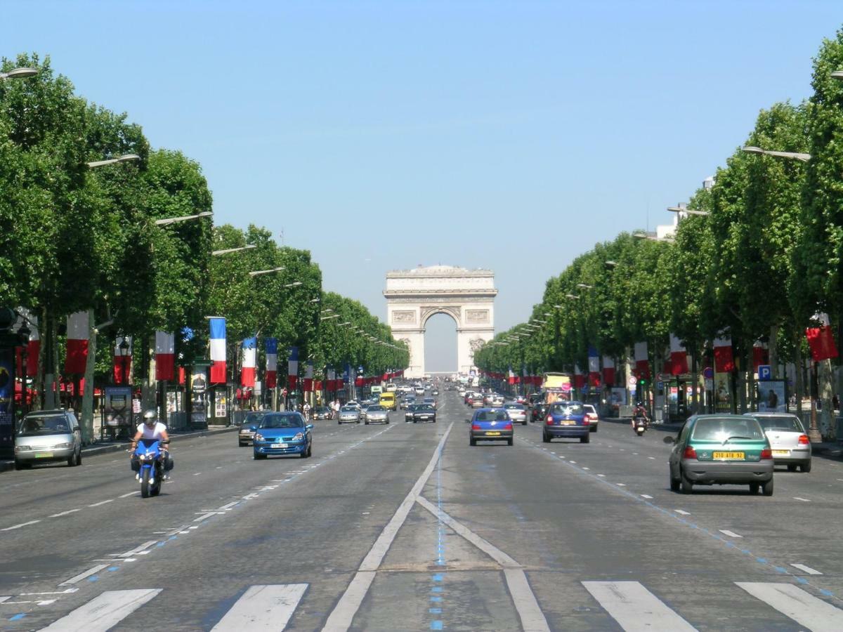 Two-Bedroom Apartment Champs-Elysées Parigi Esterno foto